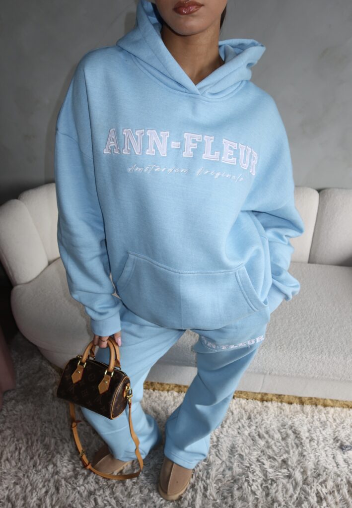 SS25 TRACKSUIT – AMSTERDAM ORIGINALS – SPRING BLUE