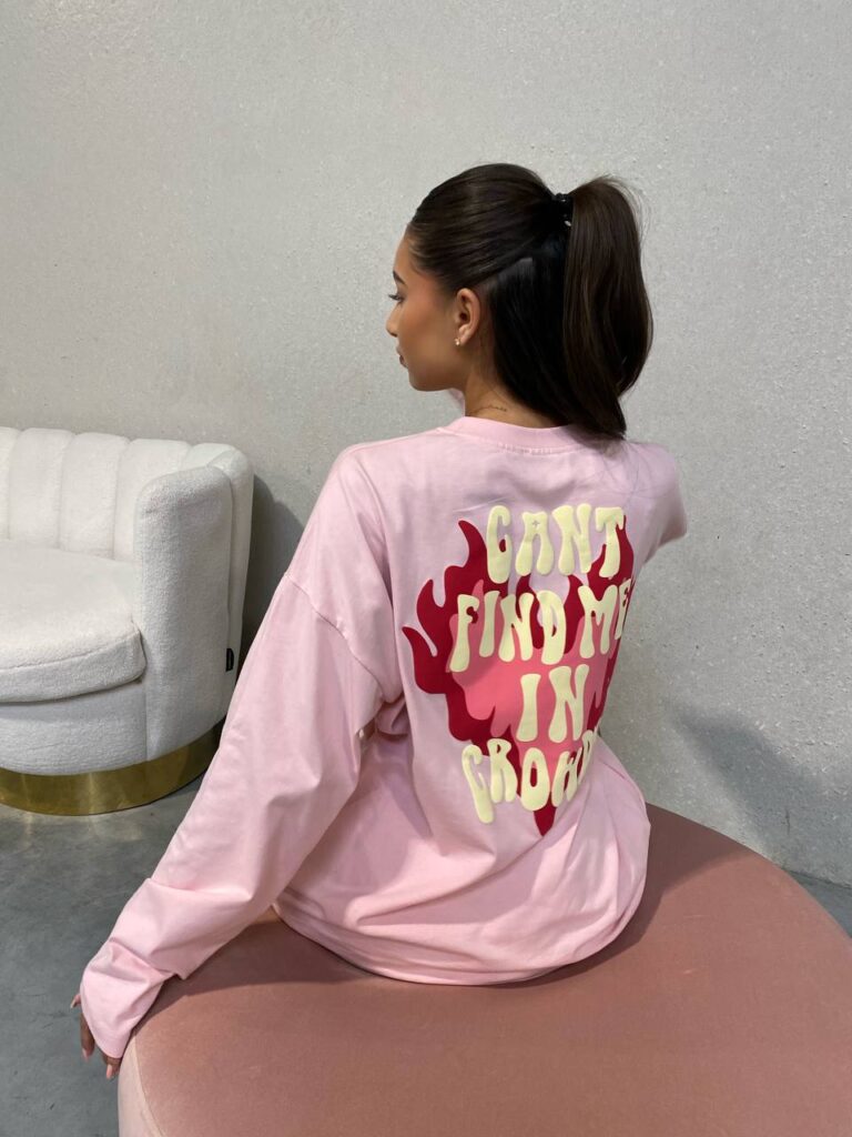 CAN’T FIND ME IN CROWDS LONGSLEEVE – PINK