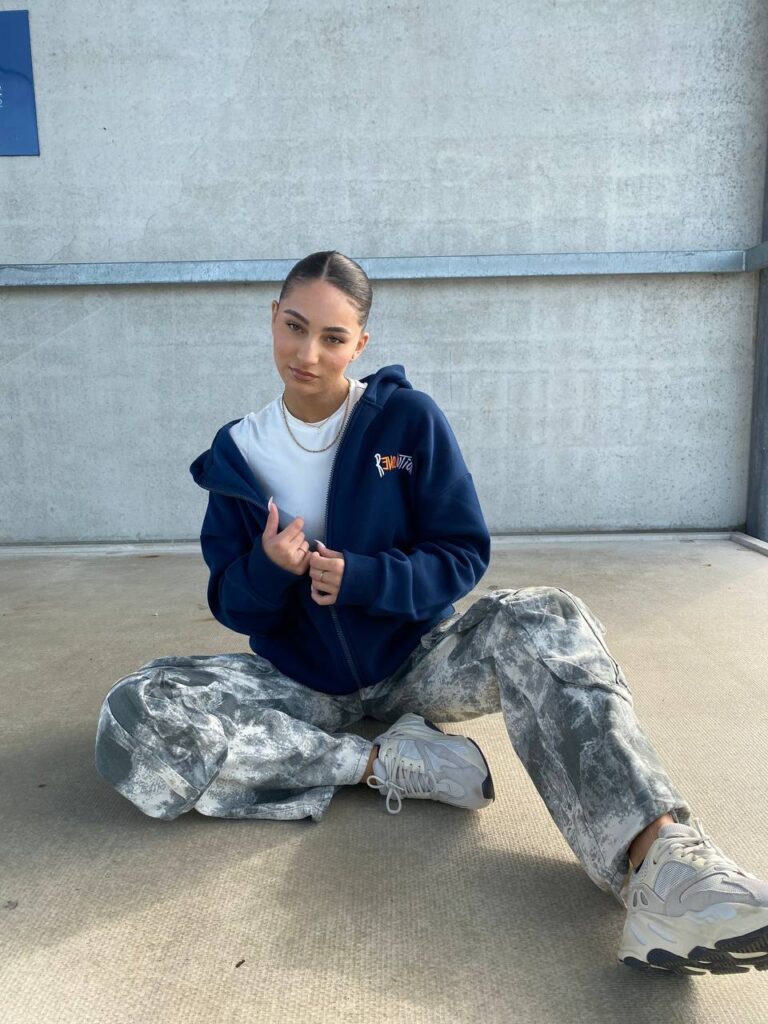 R(EVOL)UTION ZIP UP VEST – DARK BLUE – EMBROIDERY