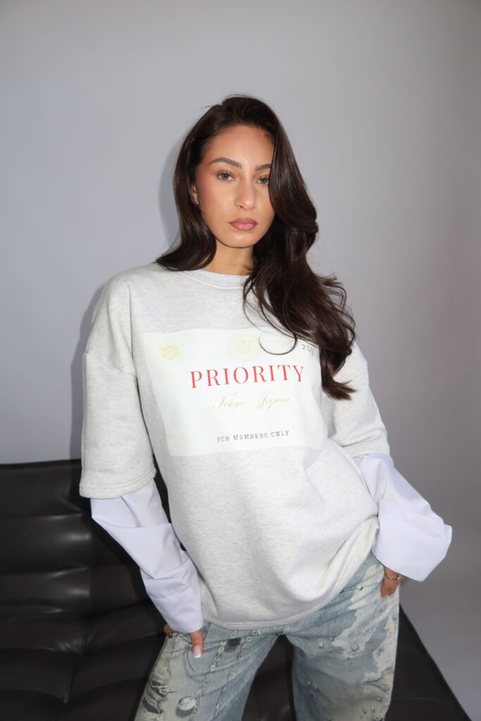 AW25 – TOKYO IN PRIORITY – SWEATER SHIRT WITH BLOUSE SLEEVES – LIGHT GRAY