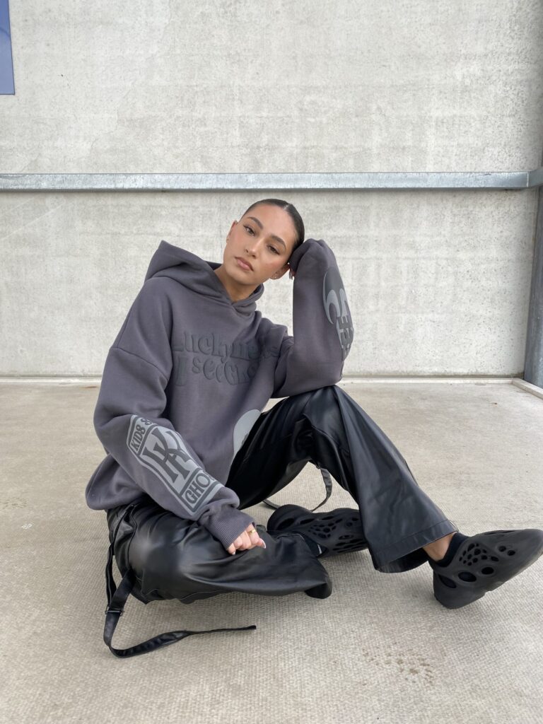 GHOST HOODIE – METEORITE GREY