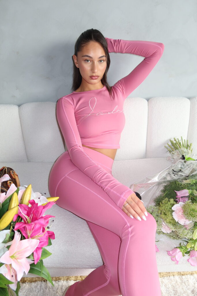 DEBUT COLLECTION – PANELED BODYFIT SET SOFT PINK – SIZE XL INCLUDED
