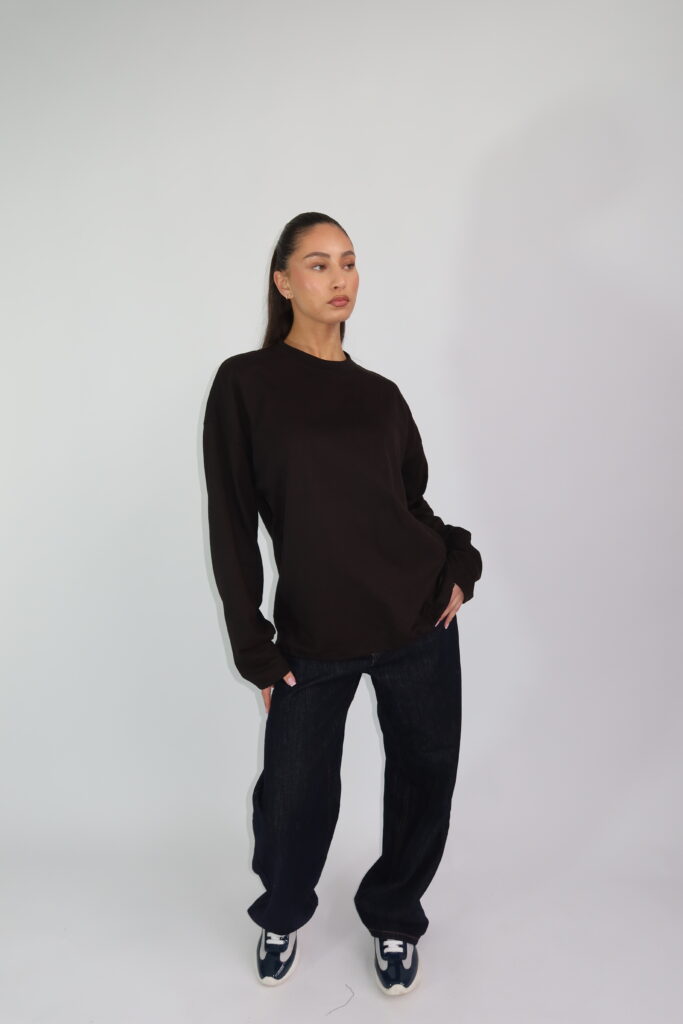 BASIC LONGSLEEVE MET ELASTIEKE BAND – ZWART