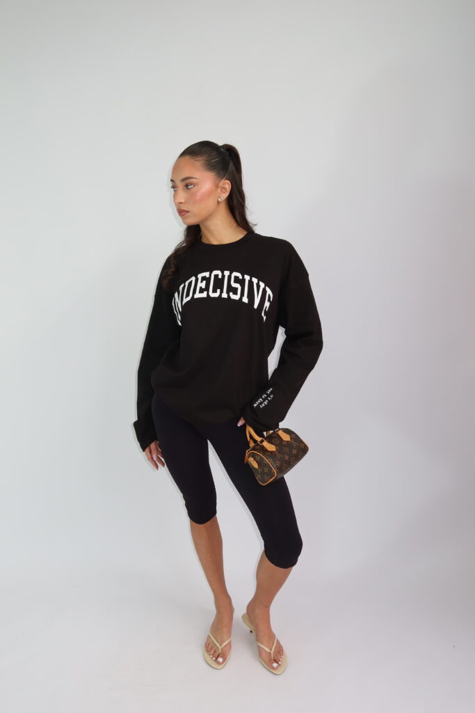 LONGSLEEVE ‘INDECISIVE” – ZWART