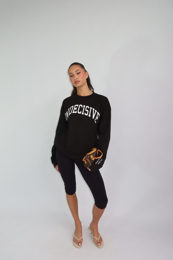 LONGSLEEVE ‘INDECISIVE” – ZWART