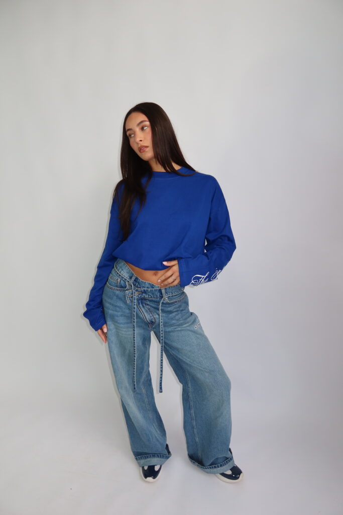 LONGSLEEVE ‘THE PRIORITY MOVEMENT’ – COBALT BLAUW