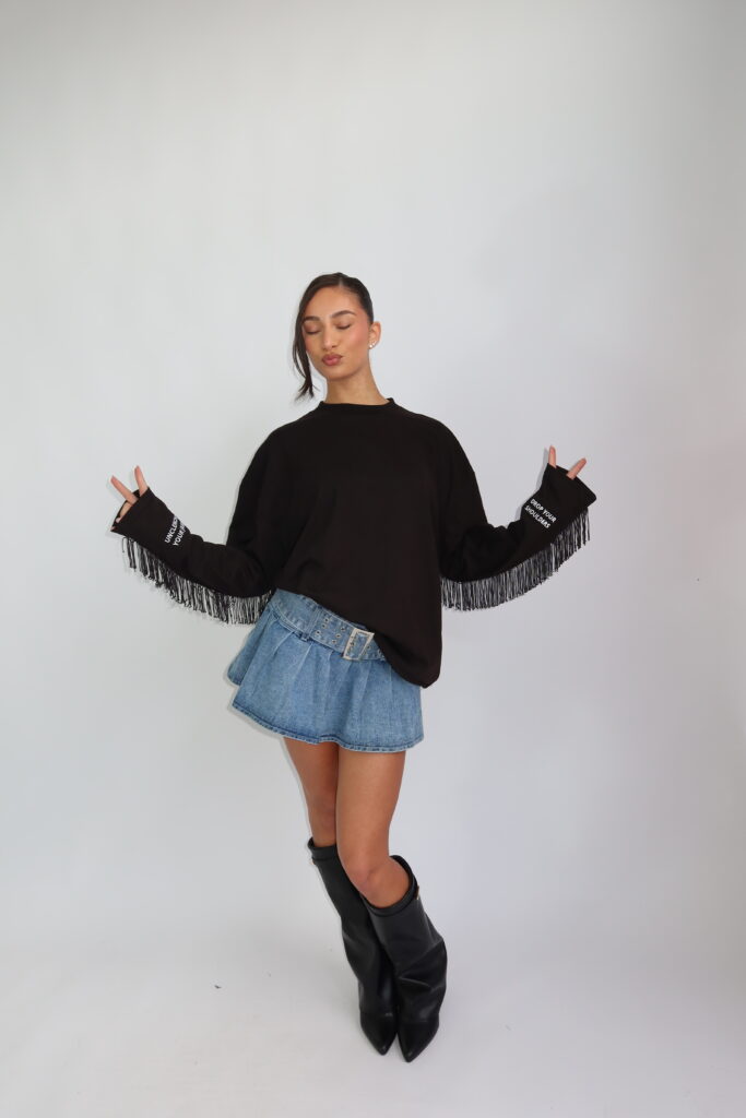 LONGSLEEVE ‘DROP YOUR SHOULDERS’ – ZWART