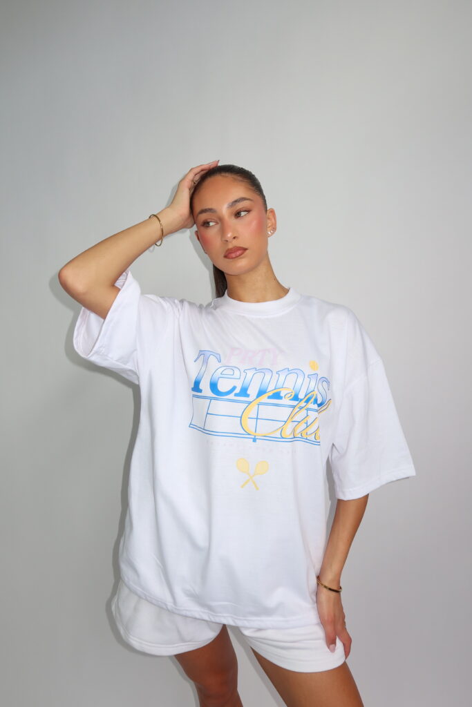 TENNIS CLUB TEE – BLAUWE PRINT