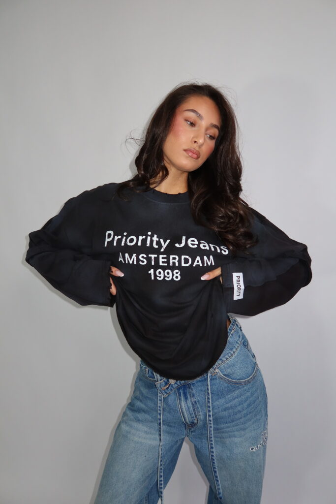 AW26 – DESTROYED 1998 LONGSLEEVE – ZWART