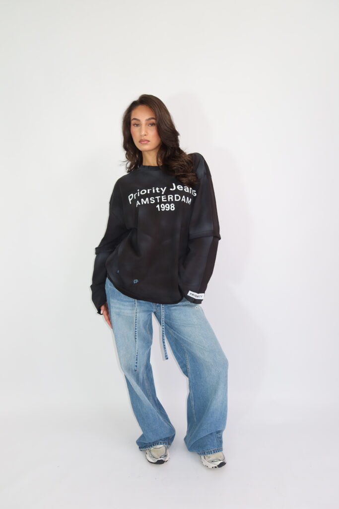 AW26 – DESTROYED 1998 LONGSLEEVE – ZWART