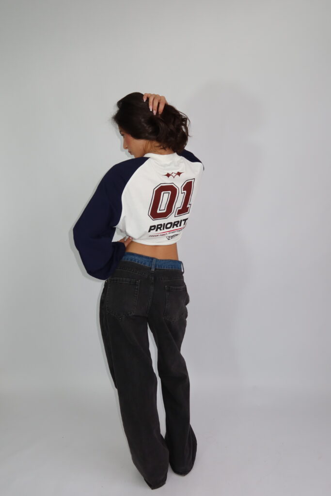 AW26 – FOCUS FIRST LONGSLEEVE – NAVY