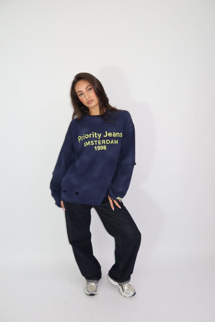 AW26 – DESTROYED 1998 LONGSLEEVE – NAVY