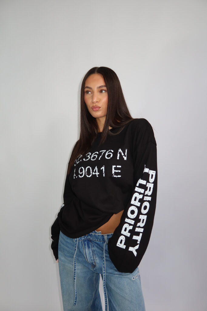 AW26 – COORDINATES LONGSLEEVE – ZWART