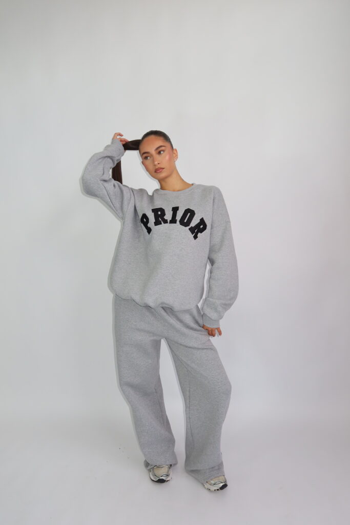 PRIOR OVERSIZED SWEATER TRACKSUIT – GRIJS