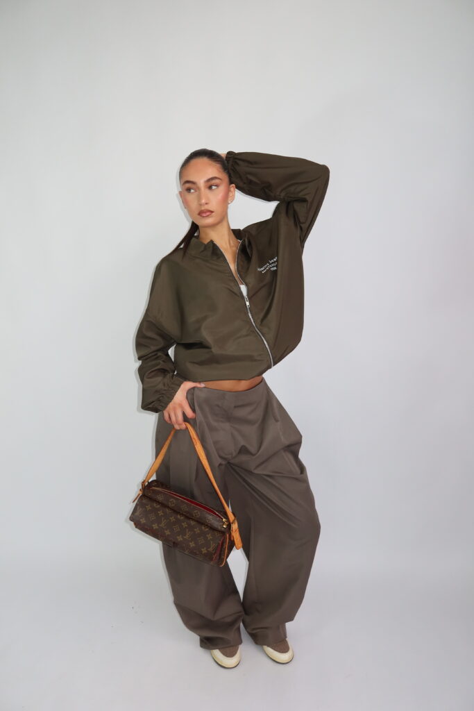‘Priority Jeans Amsterdam’ WINDJACKET – ARMY