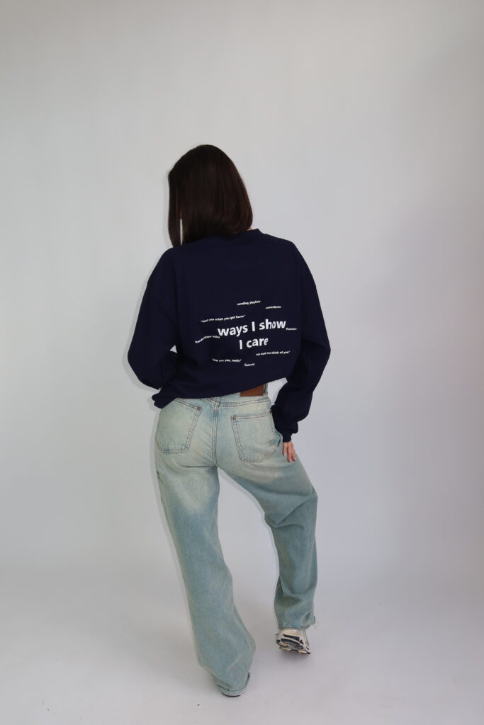 AW26 – BACKPRINT LONGSLEEVE – NAVY