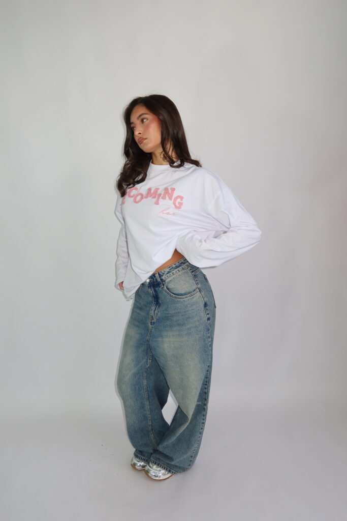 AW26 – BECOMING HER LONGSLEEVE – WIT