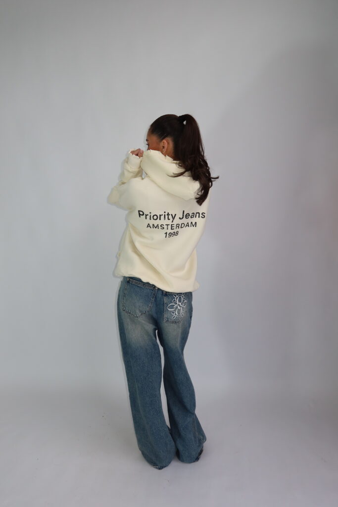 AW26 – JEANS 1998 – DESTROYED HOODIE – CRÈME
